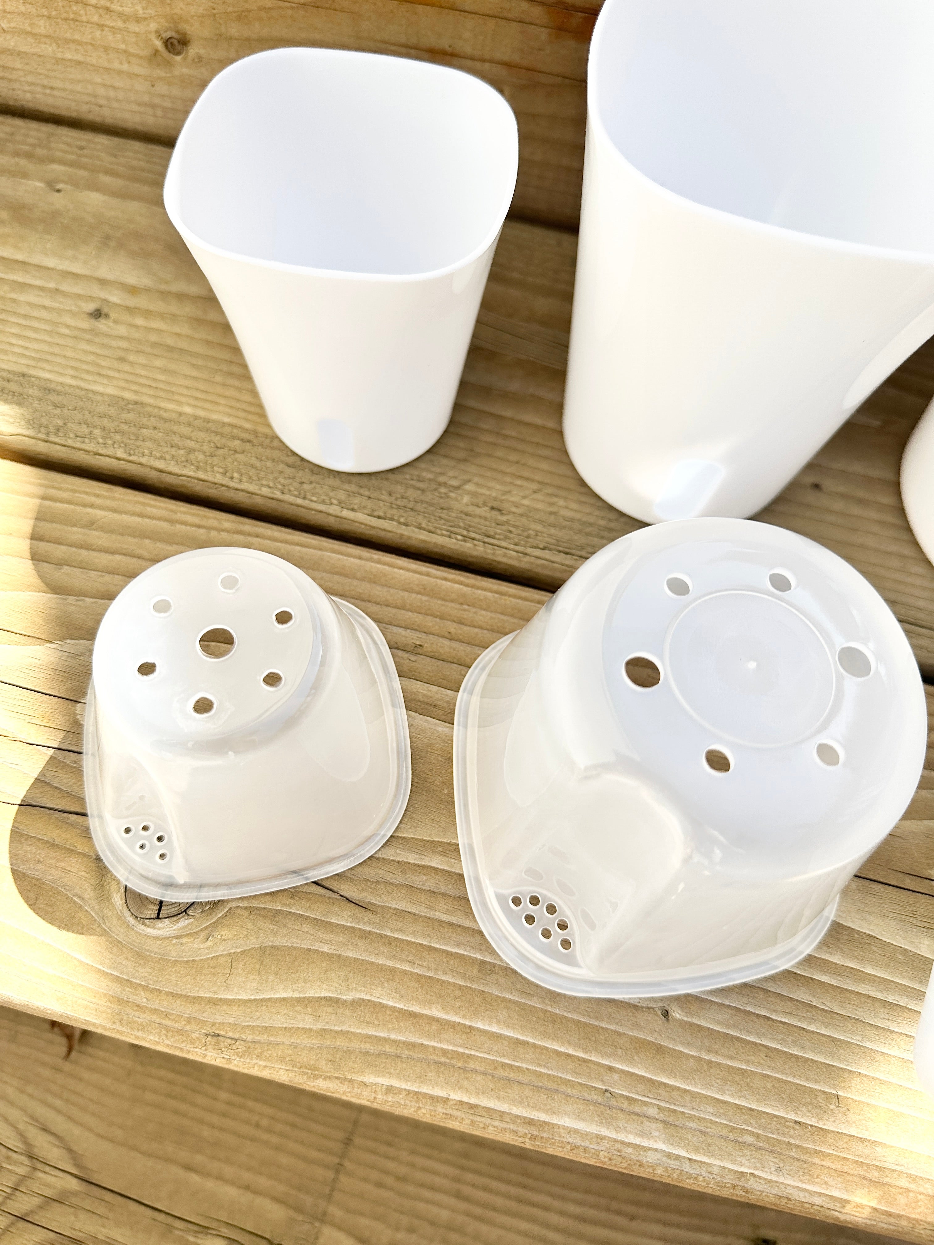 On Hand | Self-watering Pots with Clear Inserts